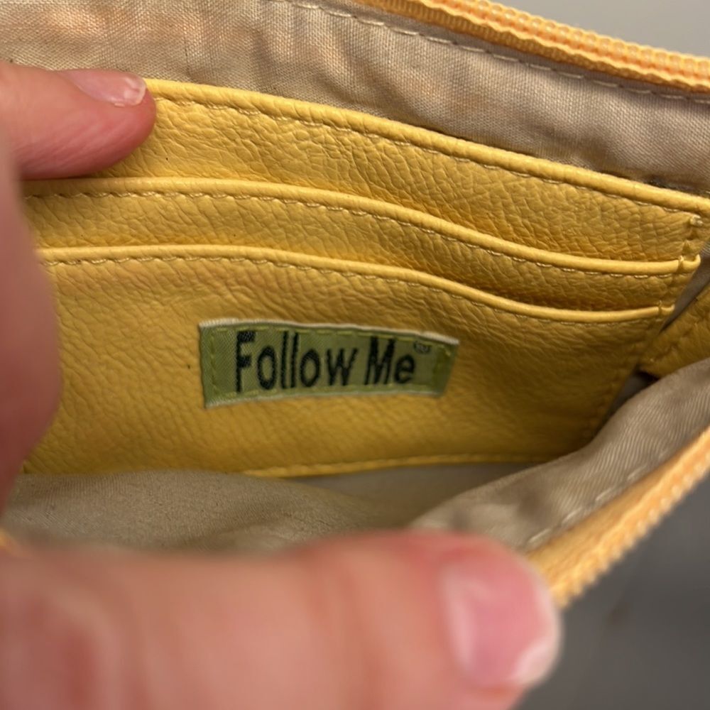 Follow Me Handbag   - Picture 5 of 9